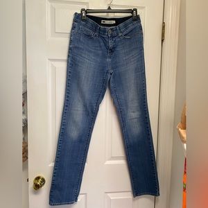 Levi’s women’s perfect waist 525, straight leg, size 6